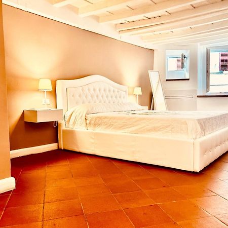 Amazing Apartment In Piazza Santa Croce Firenze Exterior photo
